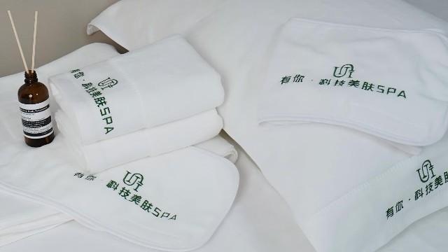 棉柔触感里的专业温度：梦妃丝美容院毛巾的品质哲学