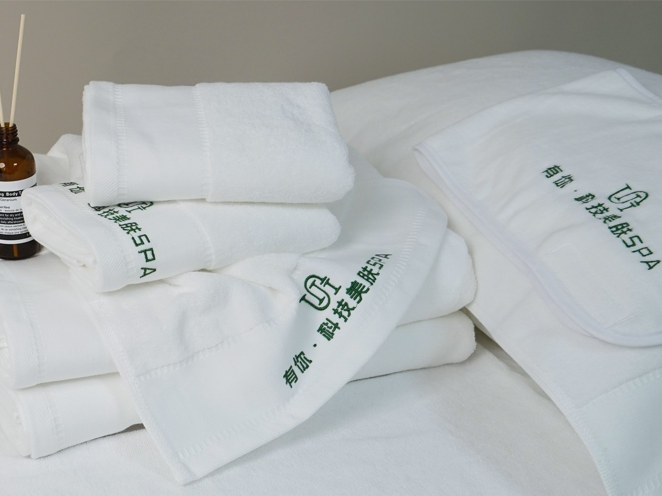 美容院毛巾套装全棉包头巾SPA会所皮肤管理面巾加厚铺床白浴巾