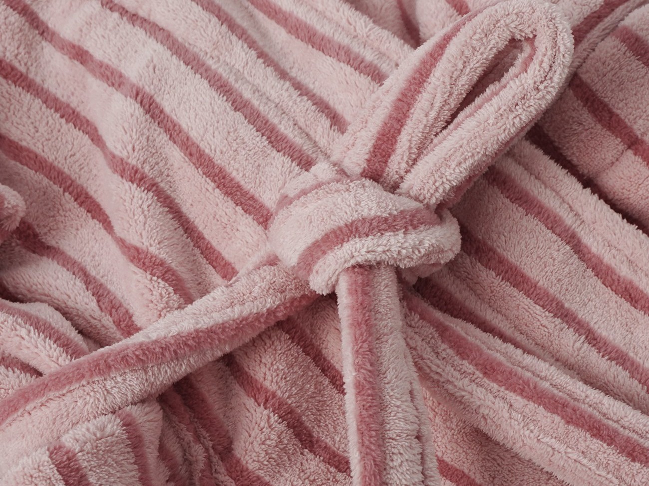 珊瑚绒条纹款青果领浴袍